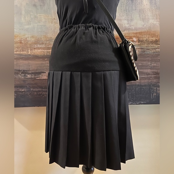 Rhonda Maternity black pleated skirt - Picture 3 of 14